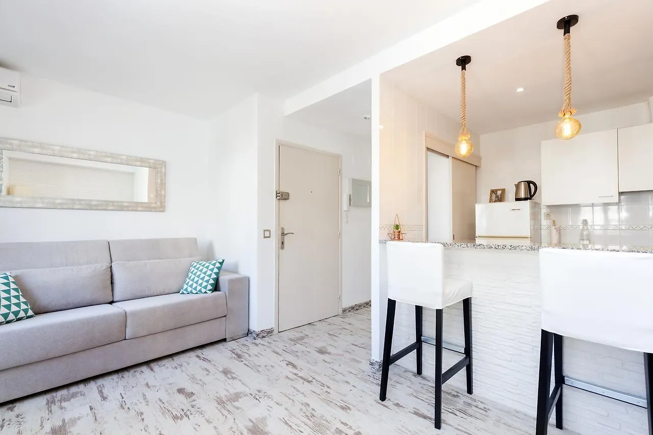 Lets Holidays 1 Minute To The Beach Tossa de Mar 0*,  İspanya
